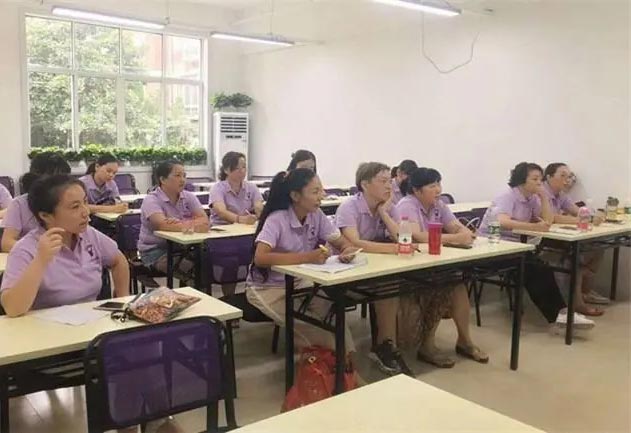 月嫂学校竟有这么多门道，学做月嫂的姐妹必须要看看！